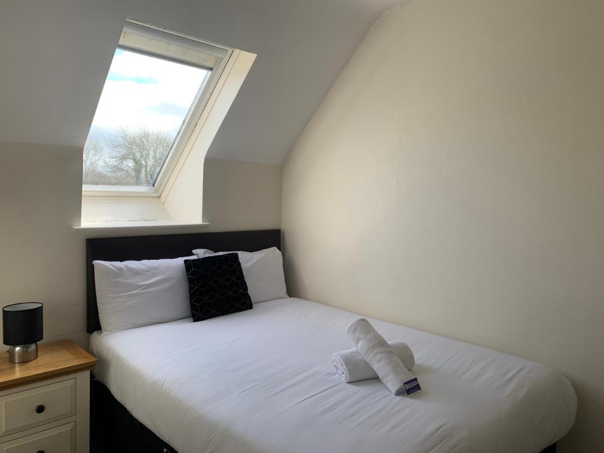 Апартаменты Newcastle Townhouse Голуэй Экстерьер фото