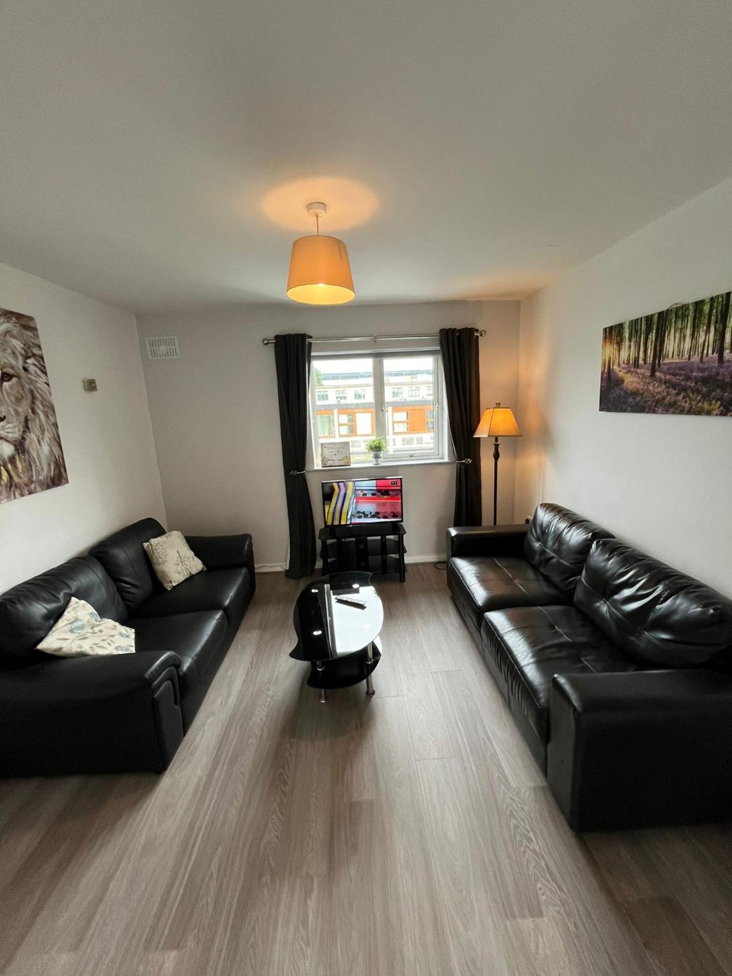 Апартаменты Newcastle Townhouse Голуэй Экстерьер фото