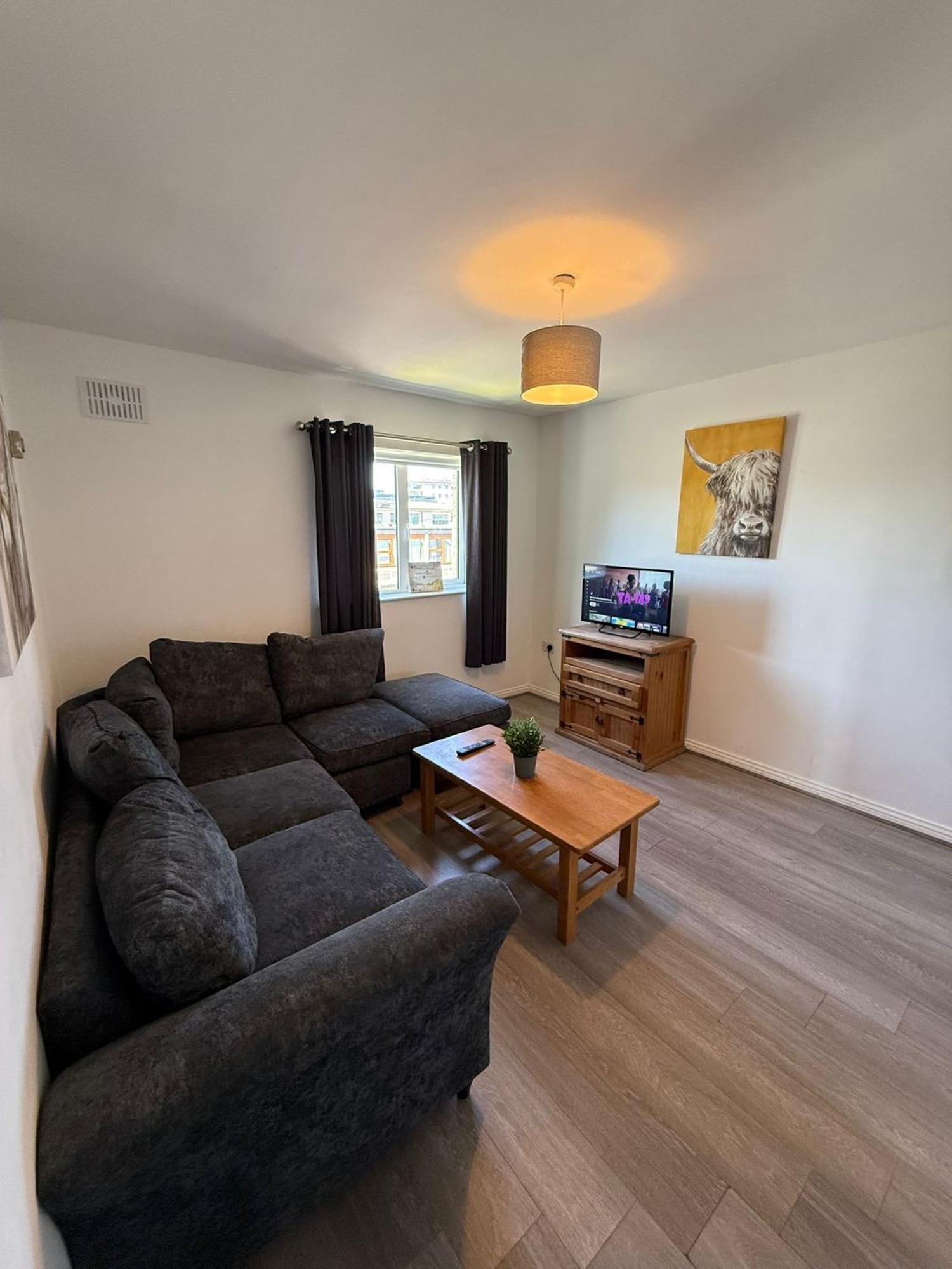 Апартаменты Newcastle Townhouse Голуэй Экстерьер фото