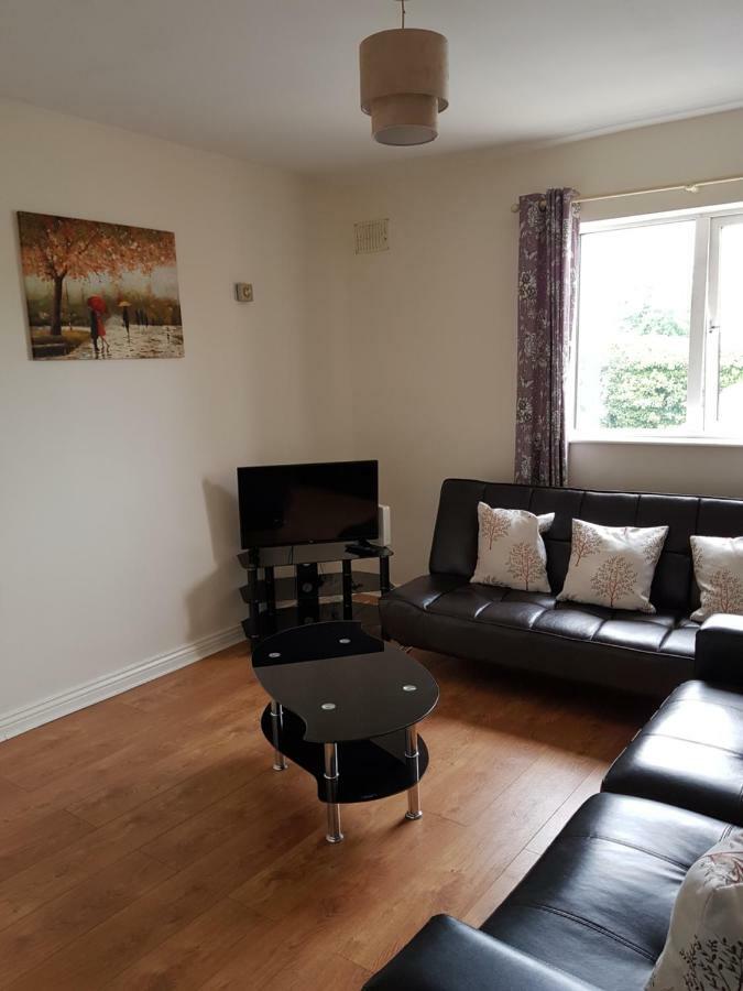 Апартаменты Newcastle Townhouse Голуэй Экстерьер фото