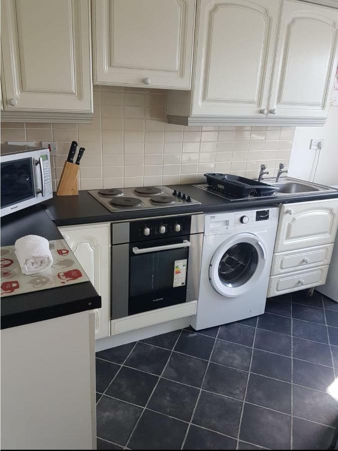 Апартаменты Newcastle Townhouse Голуэй Экстерьер фото